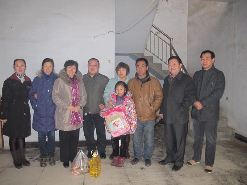 春節(jié)慰問送溫暖-黨政關(guān)懷暖人心-益和熱力公司開展“送溫暖、獻(xiàn)愛心”活動